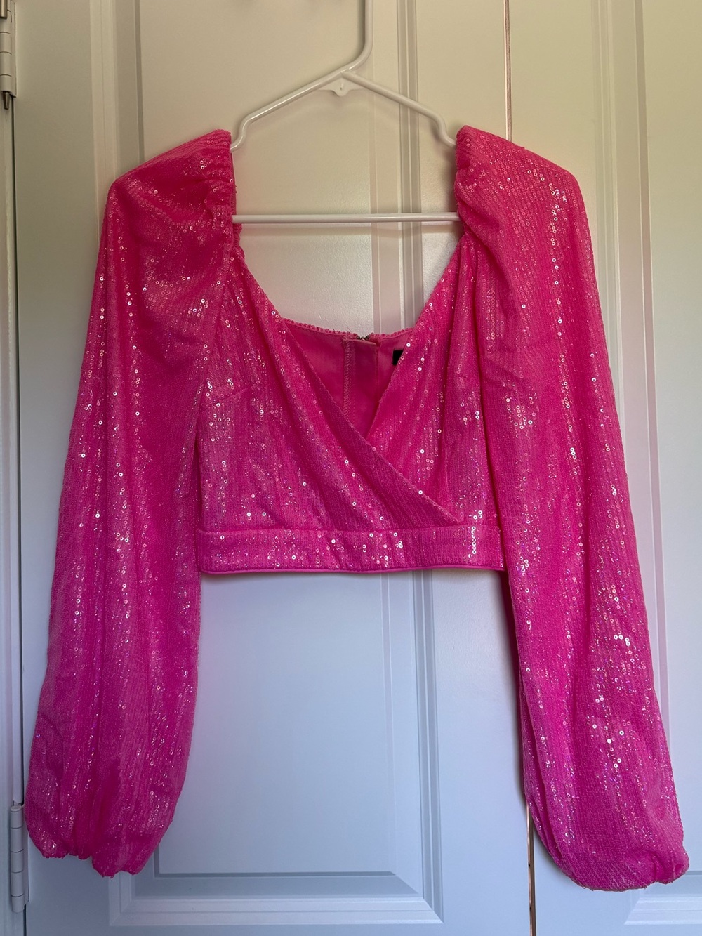 Missguided + Hot Pink Sequin Long Sleeve Cropped Top